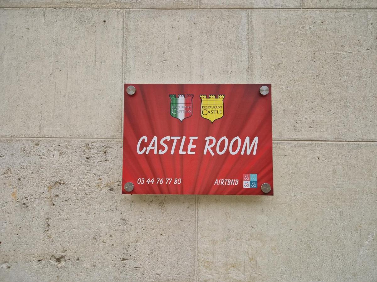 Castle Room Пьерфон Екстер'єр фото